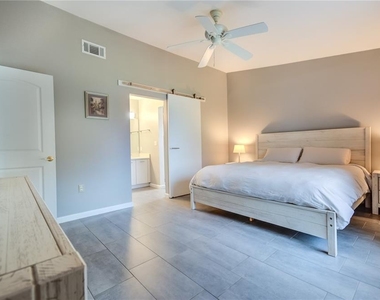 600 Carriage House Lane - Photo Thumbnail 11