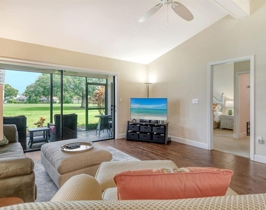 6041 Clubside Drive - Photo Thumbnail 11