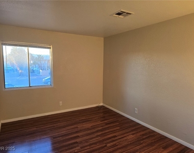 1724 Breckenwood Court - Photo Thumbnail 8