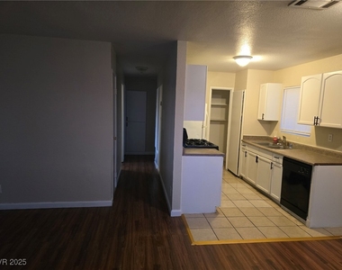 1724 Breckenwood Court - Photo Thumbnail 4