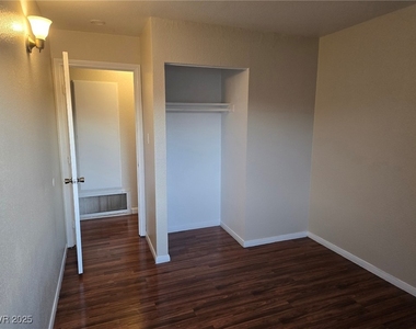 1724 Breckenwood Court - Photo Thumbnail 11