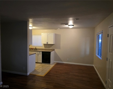1724 Breckenwood Court - Photo Thumbnail 2