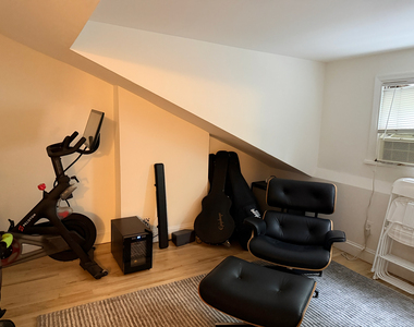 343 Waverly Avenue - Photo Thumbnail 18