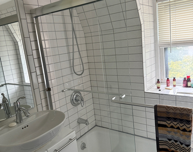 343 Waverly Avenue - Photo Thumbnail 15