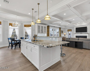 308 Pennsylvania Avenue - Photo Thumbnail 17