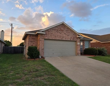 624 Caravan Drive - Photo Thumbnail 5