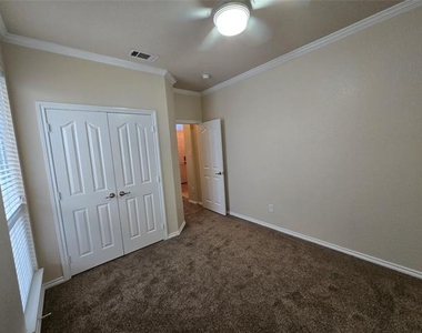 624 Caravan Drive - Photo Thumbnail 19