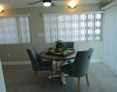 999 Inlet Circle - Photo Thumbnail 8