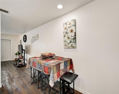618 S Osprey Avenue - Photo Thumbnail 11