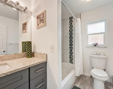 618 S Osprey Avenue - Photo Thumbnail 20