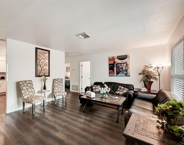 618 S Osprey Avenue - Photo Thumbnail 2