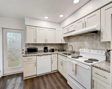 618 S Osprey Avenue - Photo Thumbnail 7