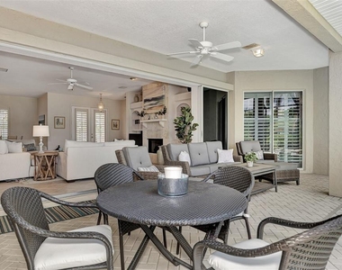 383 Cedarbrook Court - Photo Thumbnail 5