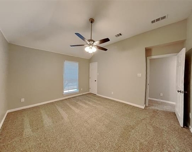 8205 Hartford Drive - Photo Thumbnail 12