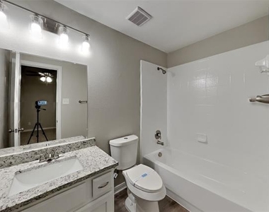 8205 Hartford Drive - Photo Thumbnail 16