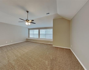 8205 Hartford Drive - Photo Thumbnail 17