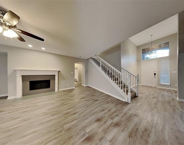 8205 Hartford Drive - Photo Thumbnail 2