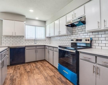 834 Apple Valley - Photo Thumbnail 6