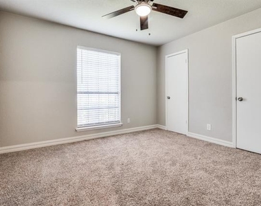 834 Apple Valley - Photo Thumbnail 11