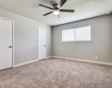 834 Apple Valley - Photo Thumbnail 8