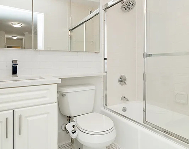 400 East 71st Street - Photo Thumbnail 4