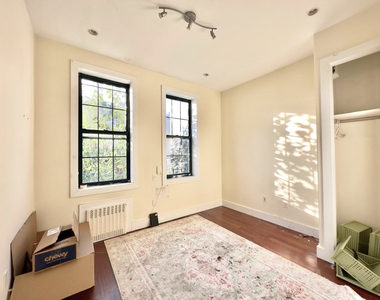 Jefferson Street , Knickerbocker Ave - Photo Thumbnail 1