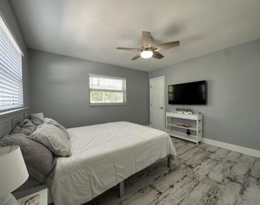 270 Nw 36th Street - Photo Thumbnail 62
