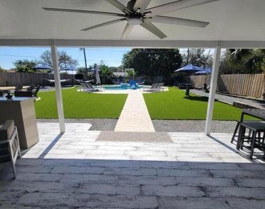 270 Nw 36th Street - Photo Thumbnail 18