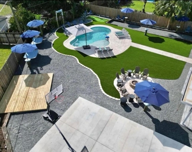 270 Nw 36th Street - Photo Thumbnail 6