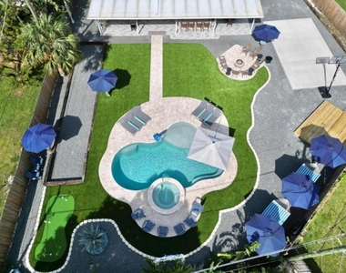 270 Nw 36th Street - Photo Thumbnail 3