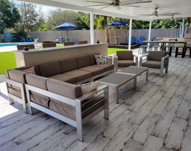 270 Nw 36th Street - Photo Thumbnail 25