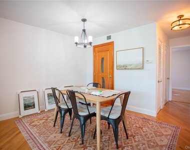 521 W Broadway - Photo Thumbnail 5