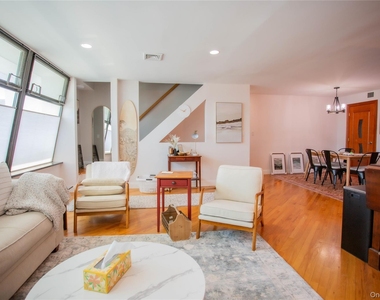 521 W Broadway - Photo Thumbnail 10