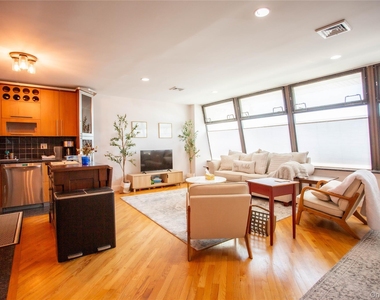 521 W Broadway - Photo Thumbnail 7