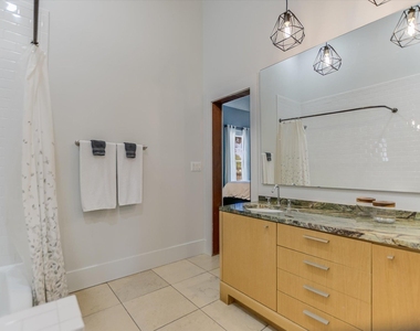 2109 Nickerson St - Photo Thumbnail 15
