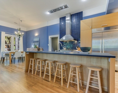 2109 Nickerson St - Photo Thumbnail 4