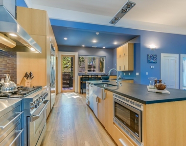 2109 Nickerson St - Photo Thumbnail 5