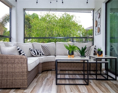 503 Sw 11th Court - Photo Thumbnail 9