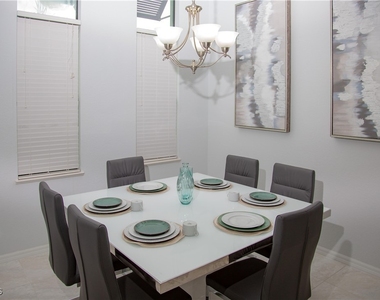 503 Sw 11th Court - Photo Thumbnail 1