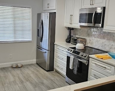 7756 Jewel Lane - Photo Thumbnail 3