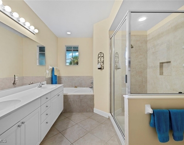 6840 Ascot Drive - Photo Thumbnail 13