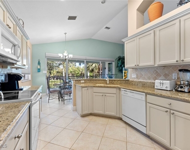 6840 Ascot Drive - Photo Thumbnail 9