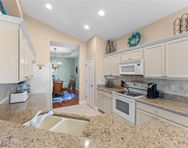 6840 Ascot Drive - Photo Thumbnail 5