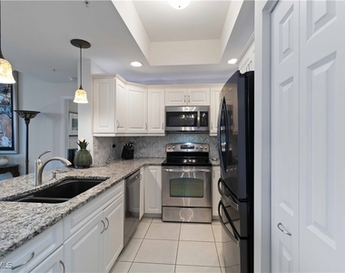 1001 Arbor Lake Drive - Photo Thumbnail 8