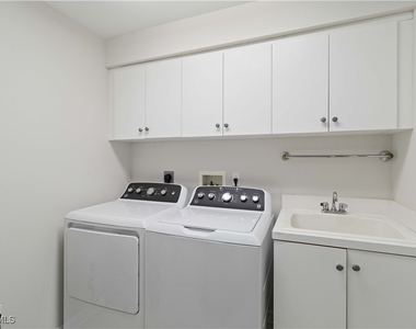1001 Arbor Lake Drive - Photo Thumbnail 10