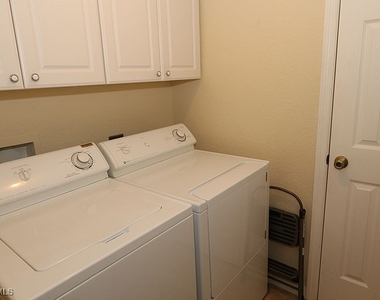 3250 Cypress Glen Way - Photo Thumbnail 18