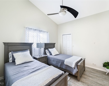 589 Lambton Lane - Photo Thumbnail 15
