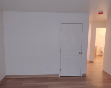 450 J St - Photo Thumbnail 6