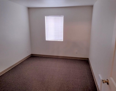 450 J St - Photo Thumbnail 9