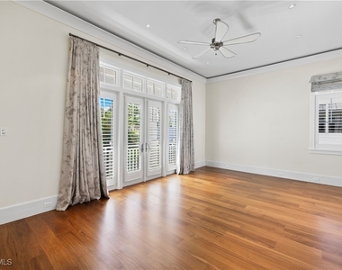 1270 Gulf Shore Boulevard S - Photo Thumbnail 12